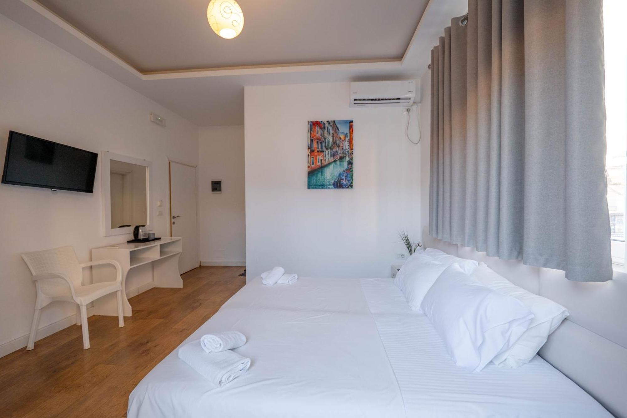 Hotel Myrtai - City Center Saranda Dış mekan fotoğraf