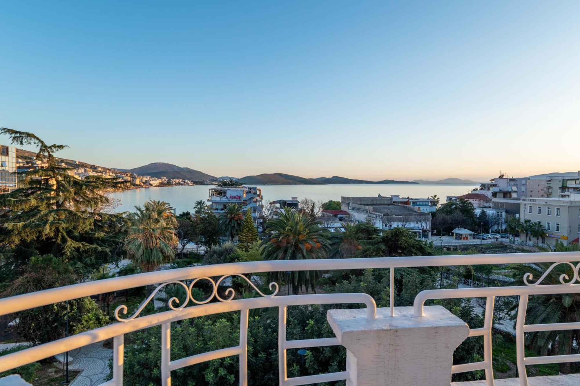 Hotel Myrtai - City Center Saranda Dış mekan fotoğraf