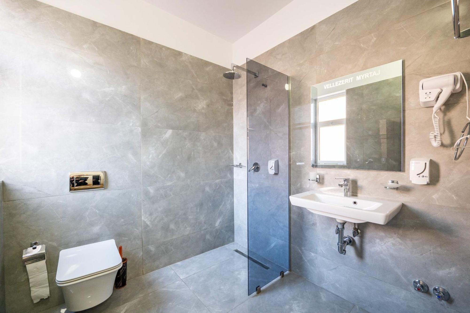 Hotel Myrtai - City Center Saranda Dış mekan fotoğraf